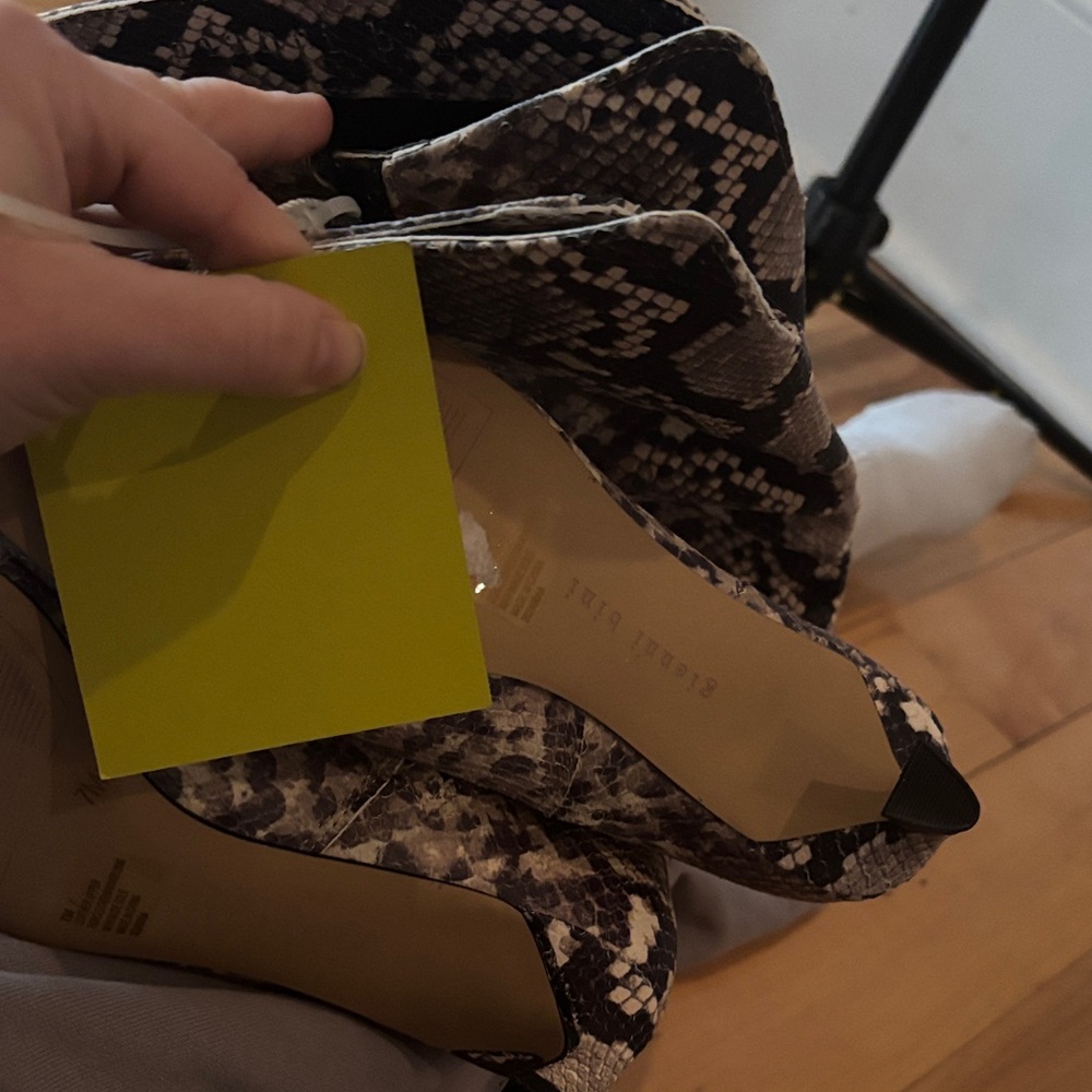 Snakeskin Kitten heel leather Boots - Picture 3 of 7